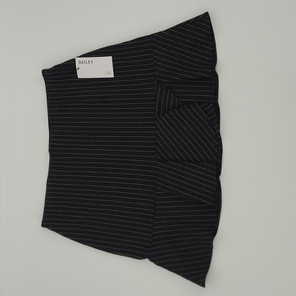 Bailey 44 Taylor Skirt Anthracite Grey Pinstripe Ruffle Hem Mini Skirt Large NEW